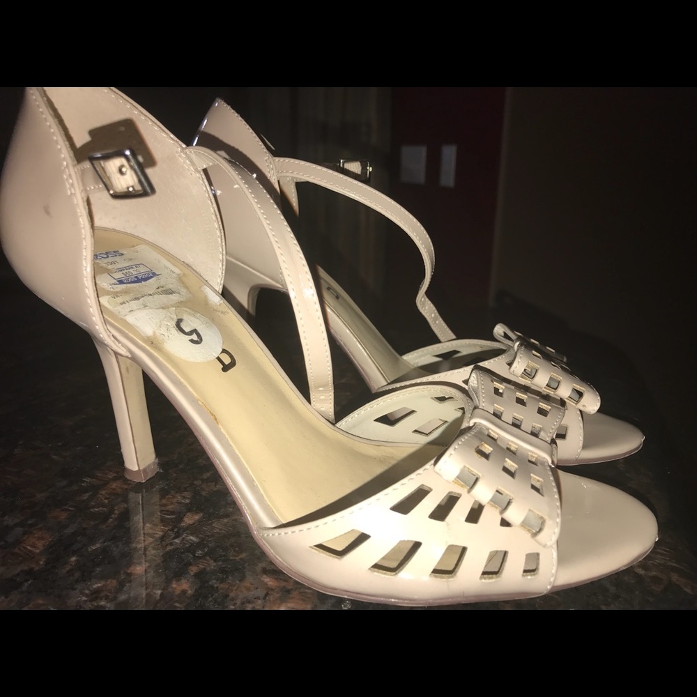 Unisa Shoes  cream bow tie heels size 9